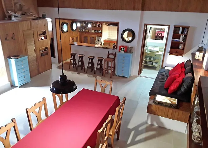 Casa Dos Botes * サンタ・クルス・ダス・フローレス